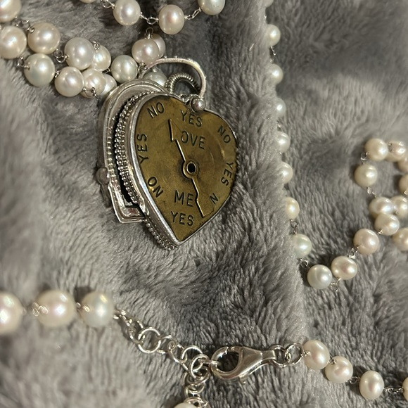 Mars and Valentine Spectacular “Love Meter” Locket-Boutique